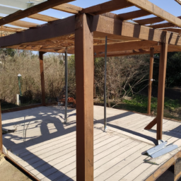 Abri de jardin en prolongement de votre pergola : astuces et idées Frejus